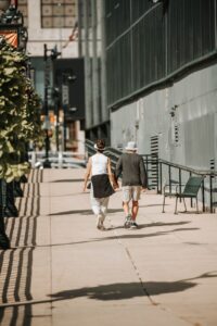 couple walking in milwaukee city street