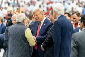 howdy-modi-48783742983-40fb2a-1024544501873997349572