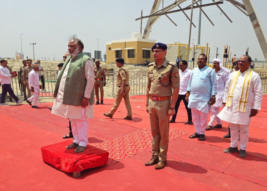 1533757170376379598682881