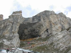 cave_temple_of_lord_amarnath1917001504071046799